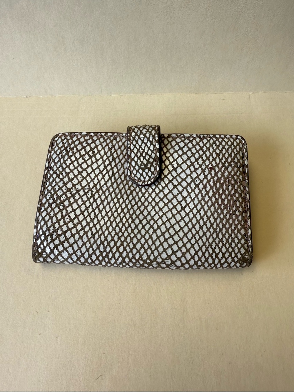 Slim Nordstrom Beige/Pink Lizard Skin Bifold Snap Wallet With Outer Zip Pocket